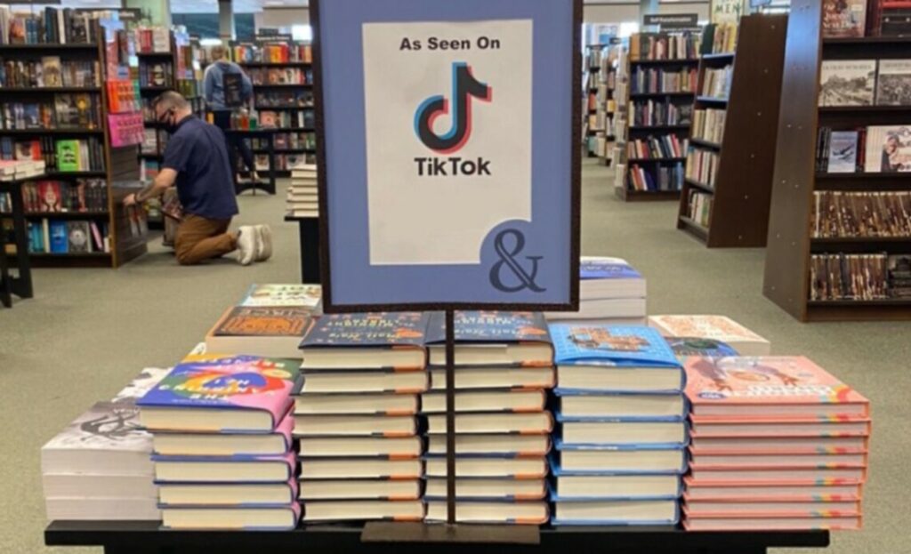 Advertising books on booktok